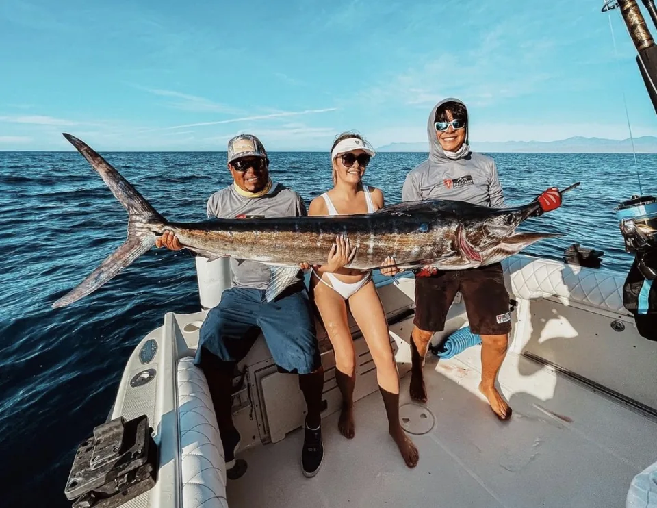 Cabo San Lucas sportfishing photo 310 — catch and crew aboard the Tag Cabo fleet