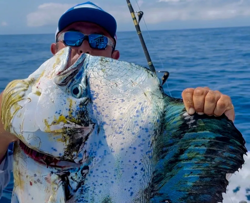 Cabo San Lucas sportfishing photo 131 — catch and crew aboard the Tag Cabo fleet